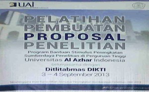 spanduk_pelatihan_proposal_penelitian_uai